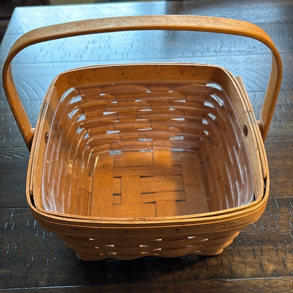 Longaberger Basket 1994. 8.5 inch x 8.5 inch x 5 inches. With liner - Picture 1 of 7
